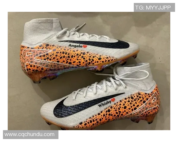 高帮足球鞋助力球星赛场表现全面解析 高帮足球鞋助力球星赛场表现全面解析